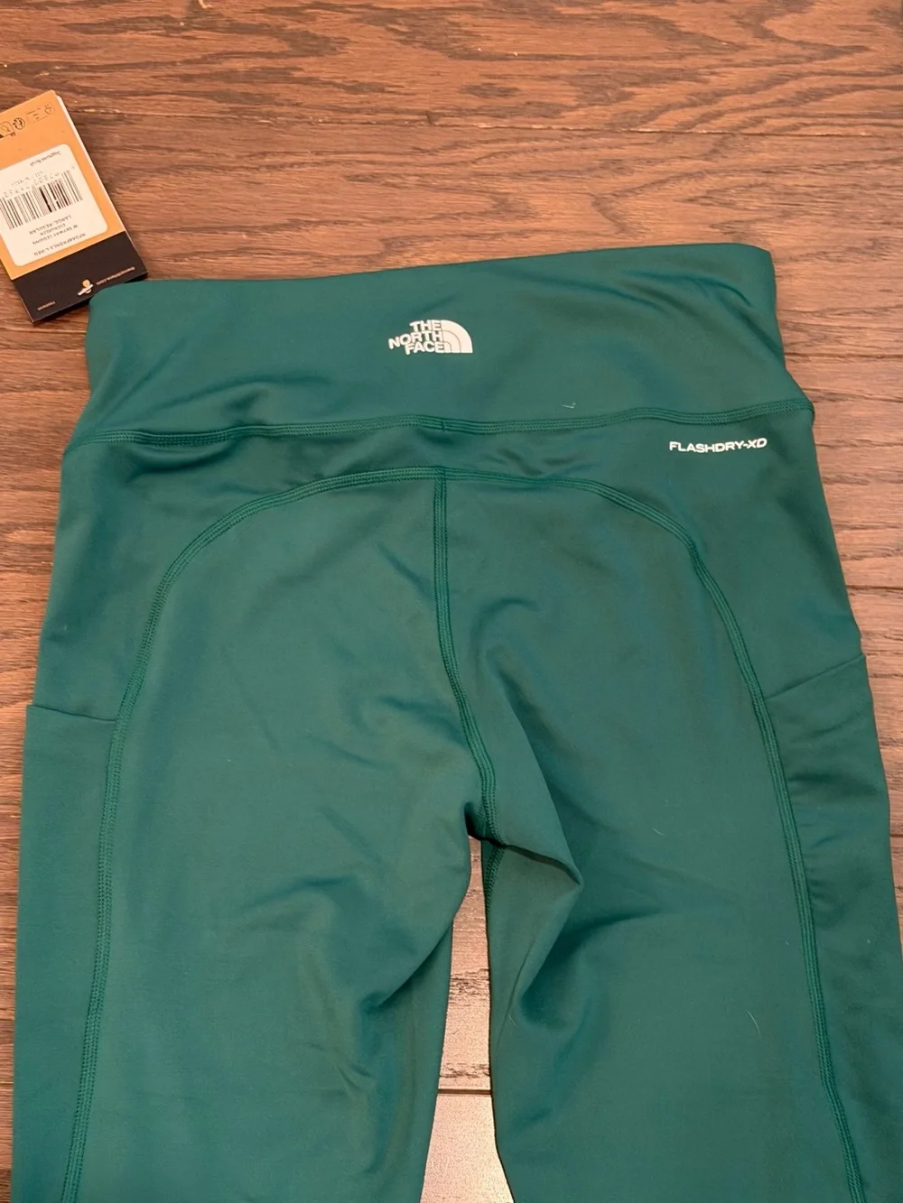 The North Face Women’s Skyway Leggings Evergreen Size Large NWT Flashdry